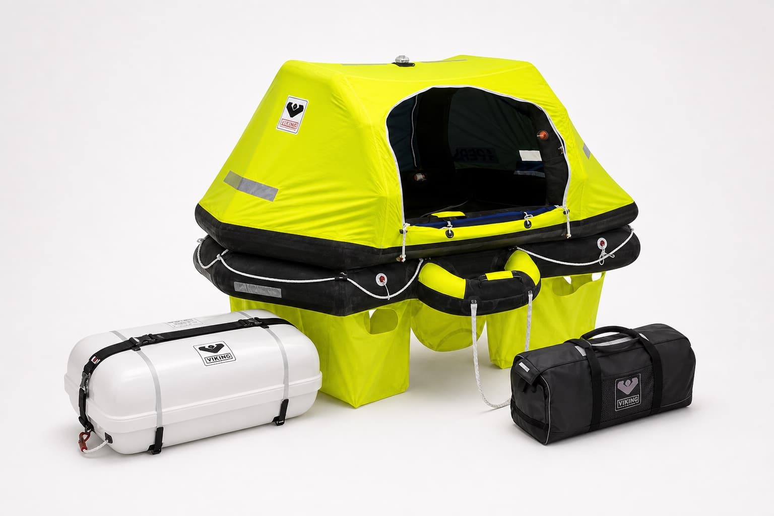 Inflated marine liferaft with its container and equipment pack
